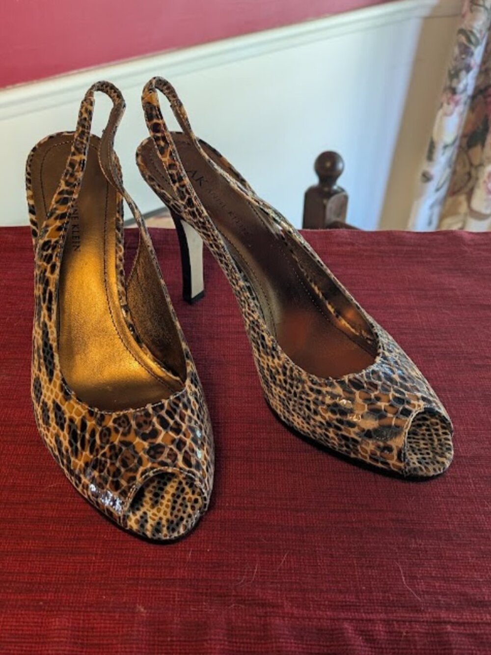 Anne Klein AK Patent Leather Snakeskin Peep Toe Sling Back Sandals - Size 9 1/2